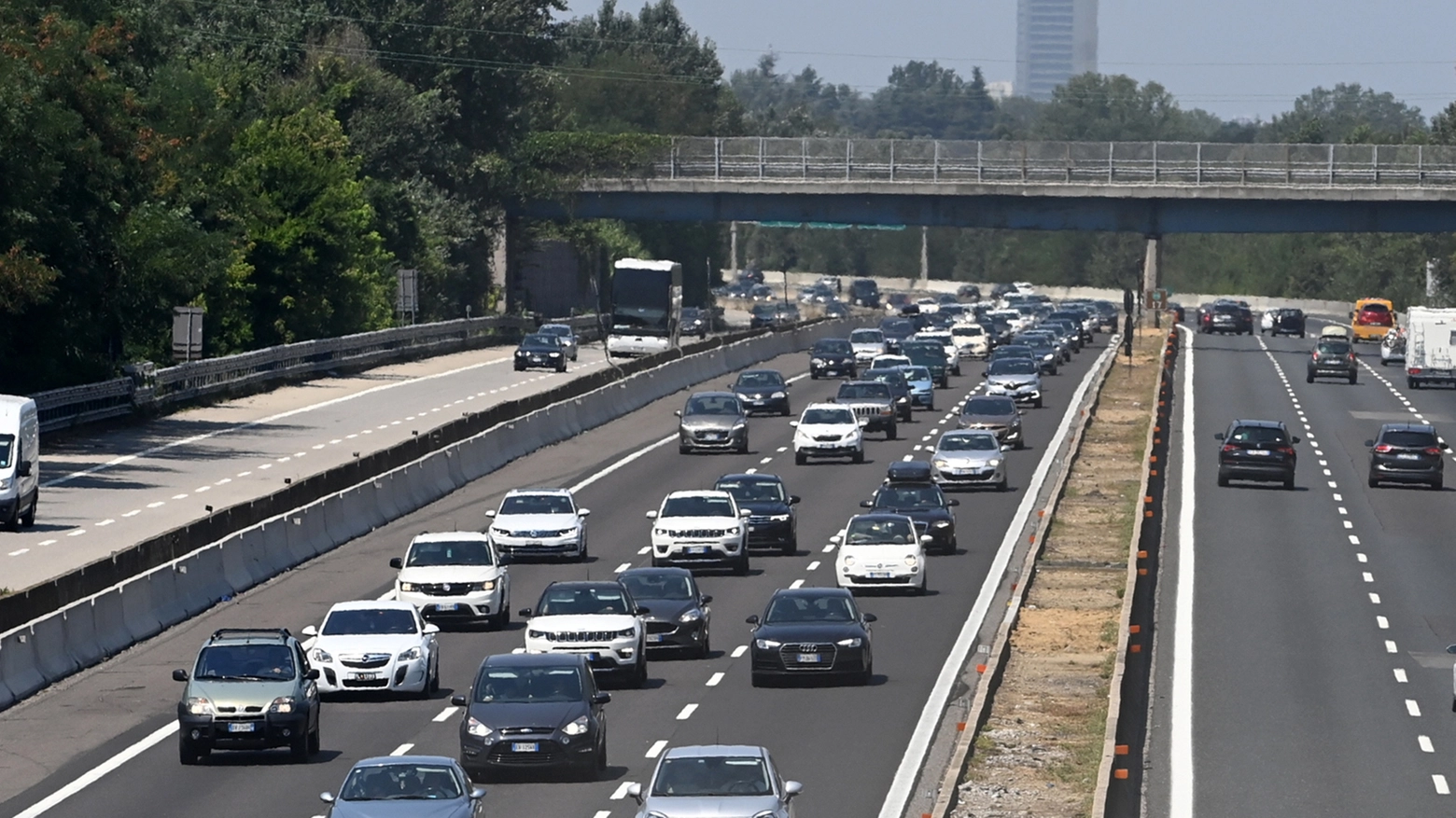 Previsioni traffico: sarà un weekend difficile su strade e autostrada (FotoSchicchi)