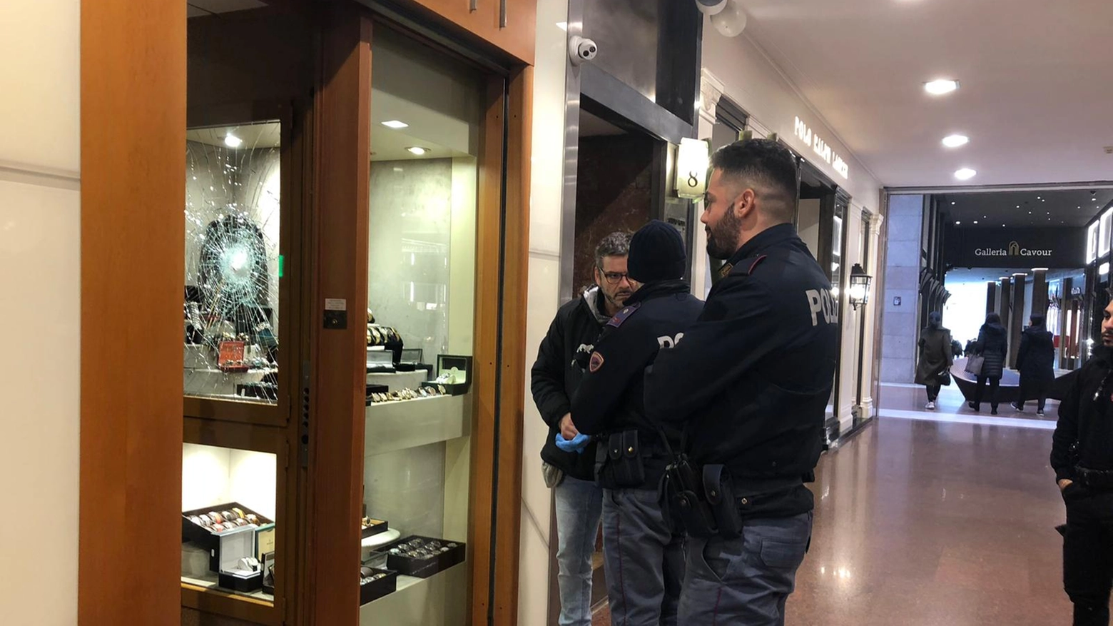 Rapina in Galleria Cavour a Bologna il 16 gennaio 2019 