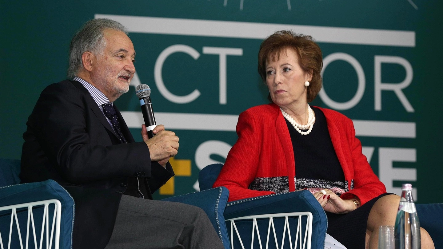 Jacques Attali e Letizia Moratti durante un dibattito della scorsa edizione del ‘Positive Economy Forum San Patrignano’
