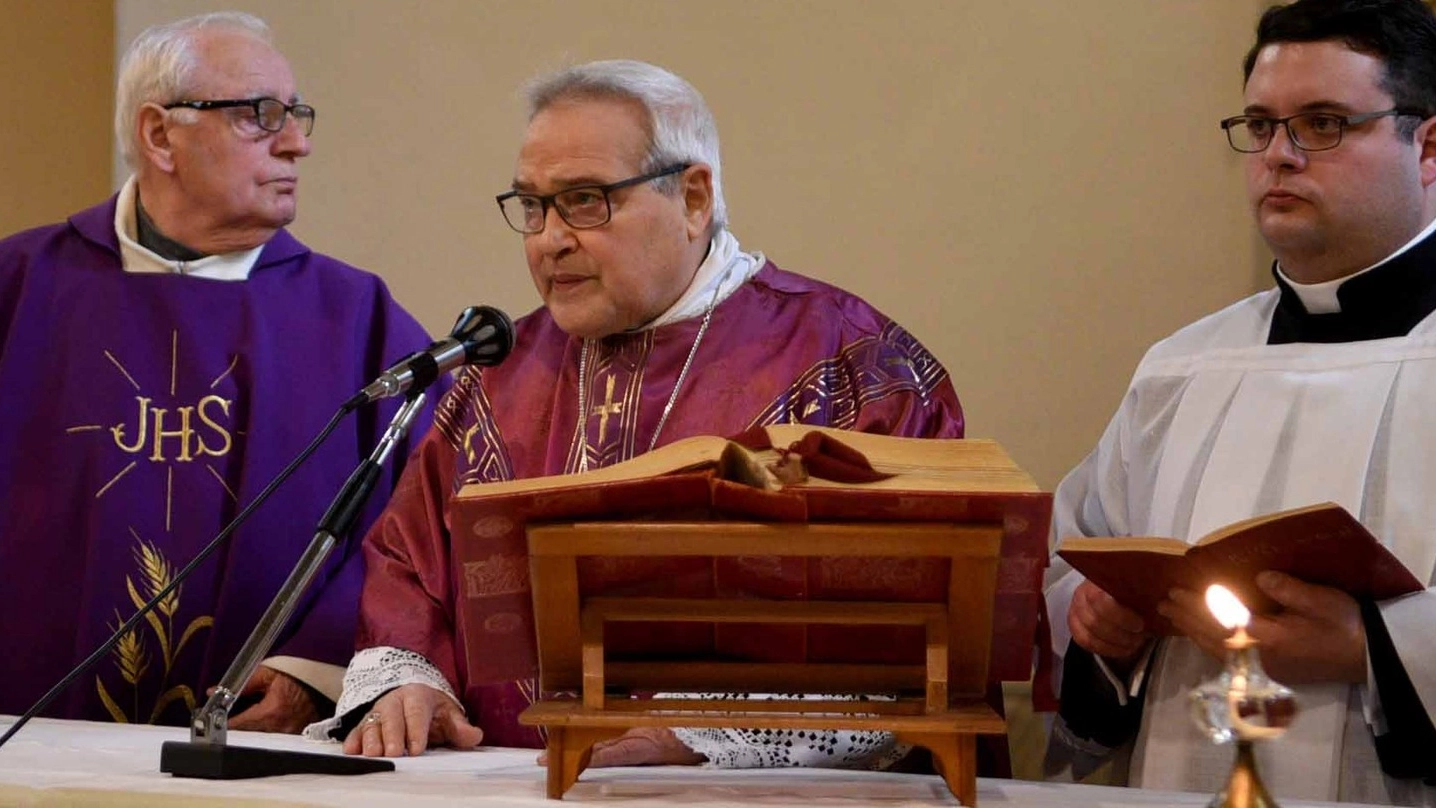 Monsignor Luigi Negri è stato vescovo a Ferrara dal 2012 al 2017 (Foto Business Press)