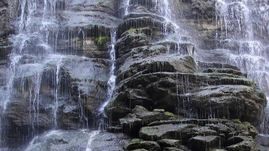 Ferragosto, alla scoperta della cascata dell’Alferello: un’oasi rinfrescante
