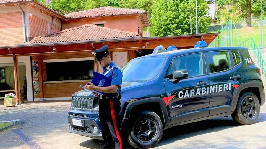 I carabinieri hanno bloccato il 17enne fuggito in auto con due amici
