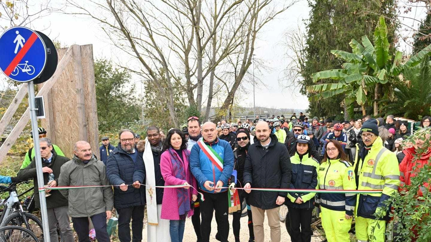 Inaugurata la pista ciclabile di via Capanne che collega Padiglione con Passatempo