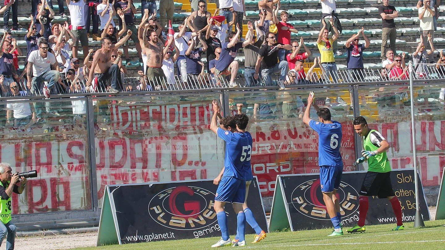 L’esultanza dei giocatori dell’Ancona (Foto Cimino)