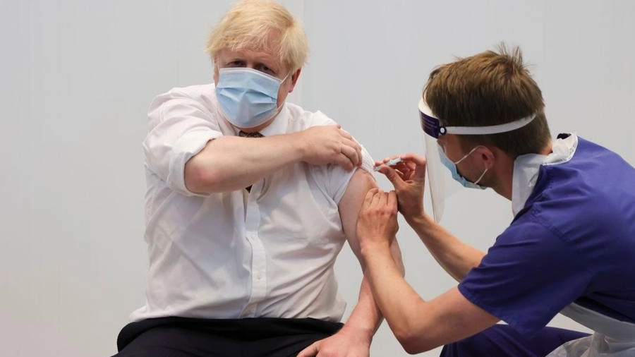 Seconda dose di vaccino per Boris Johnson 