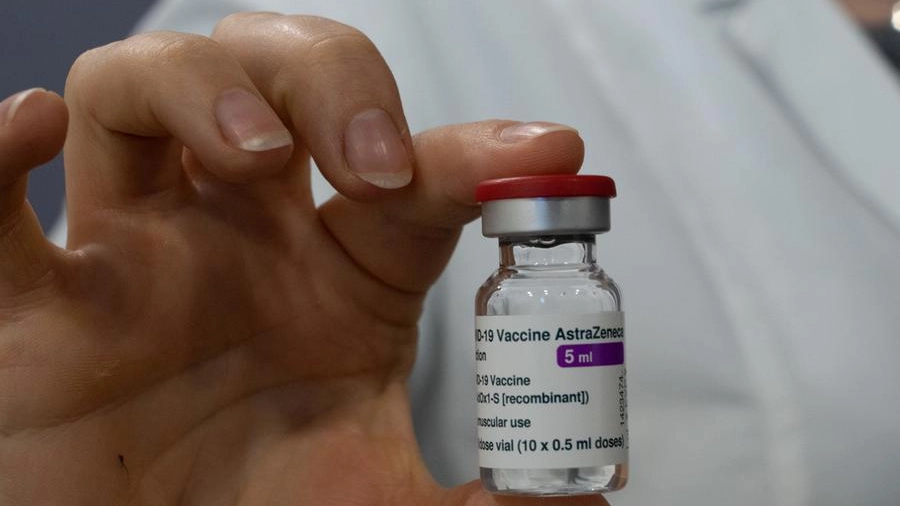 Una dose di vaccino Astrazeneca