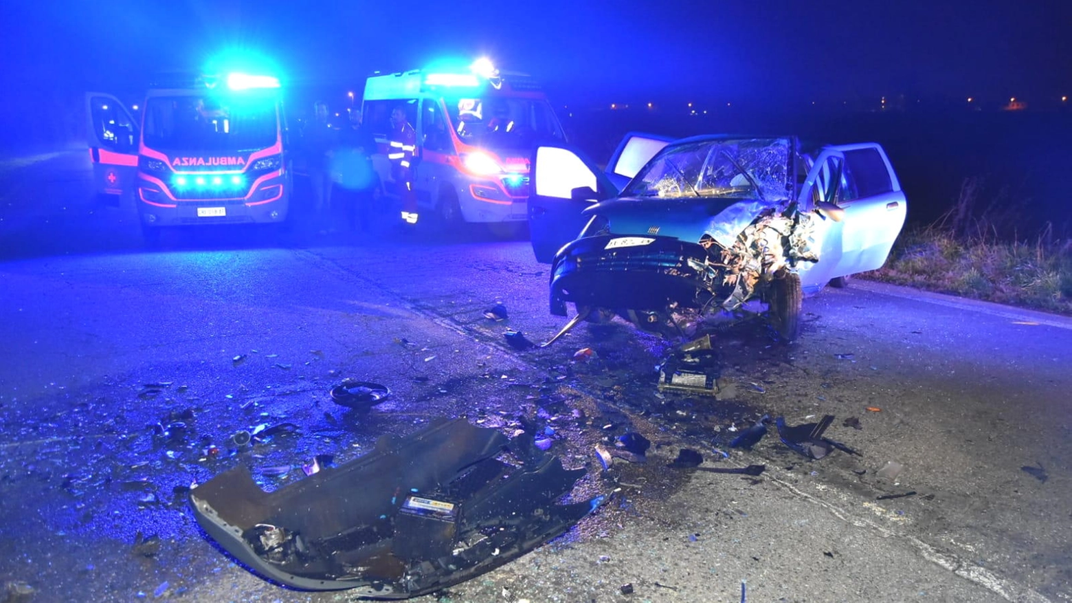Incidente mortale a Bagnolo, la Fiat Punto distrutta dopo lo schianto