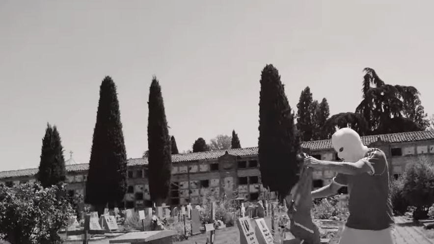 Il video della band P38 girato all’interno del cimitero della Certosa