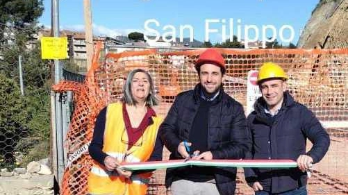 "Inaugurato il ponte di San Filippo": taglio del nastro e pesce d’aprile