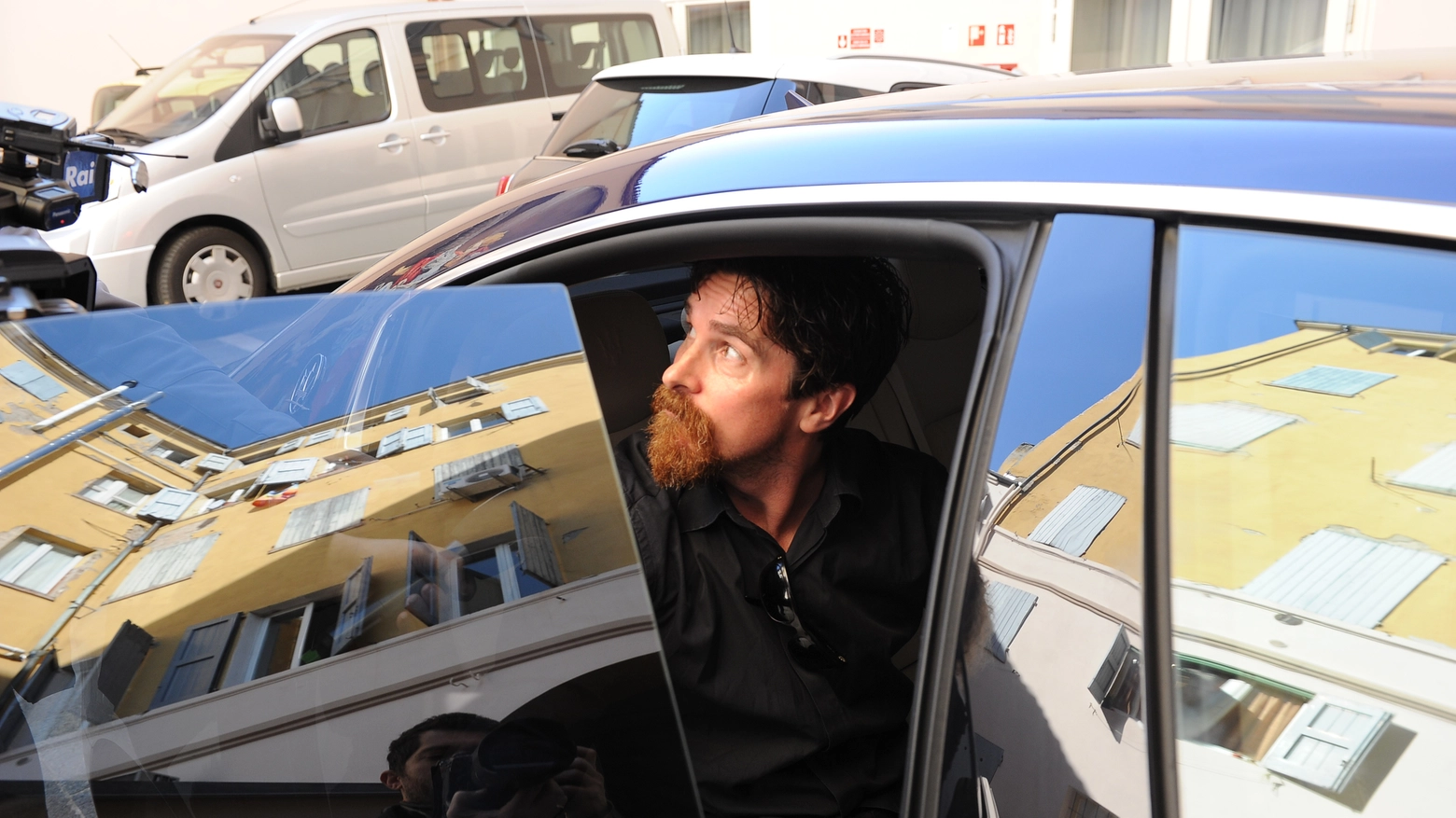 Christian Bale a Modena per girare un film su Enzo Ferrari (Foto Fiocchi)