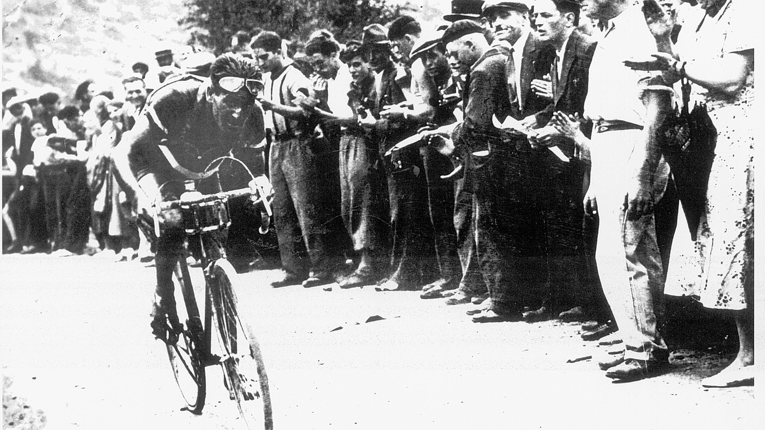 Negozi storici: chiude la bottega delle bici fondata da Adriano Vignoli, vincitore al Giro e al Tour