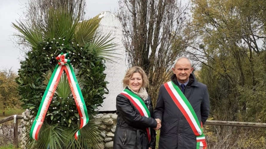 La sindaca Coizzi di Occhiobello con il sindaco di San Benedetto Po, Roberto Lasagna