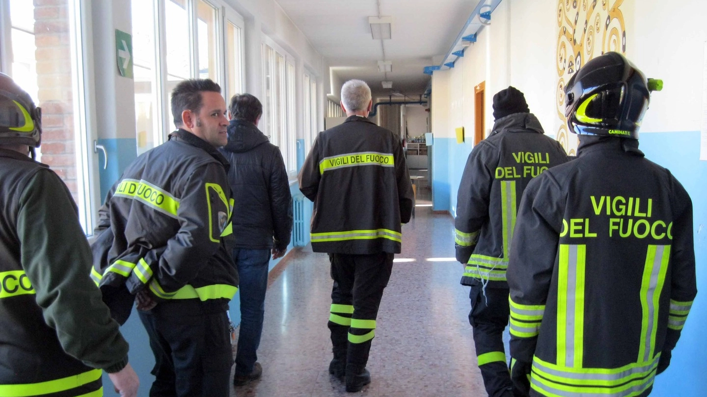 I pompieri nella scuola di Frassinoro