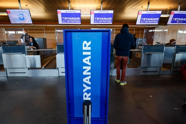 Venezia, Ryanair cambia rotta e cancella aereo e 6 voli: tasse troppo alte