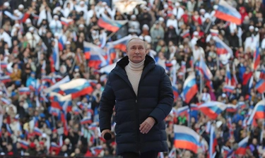 "Putin operato di cancro alla tiroide". Il corpo dei dittatori, segreto di stato