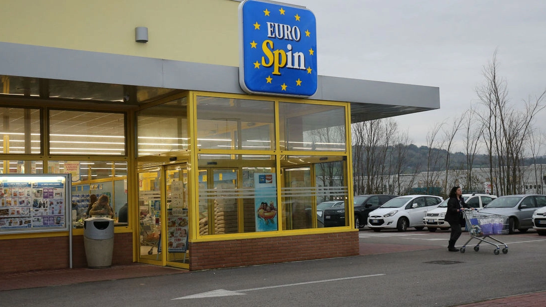 L’ingresso dell’Eurospin di Montecchio, il supermercato in cui è avvenuta la rapina