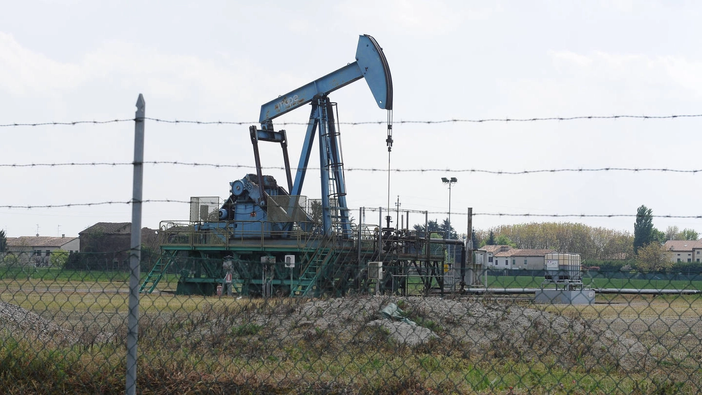 Scavi petroliferi (Foto Fiocchi) 