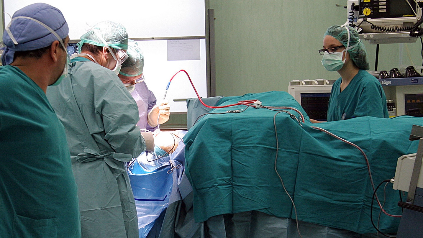 Un intervento in sala operatoria (foto di repertorio)