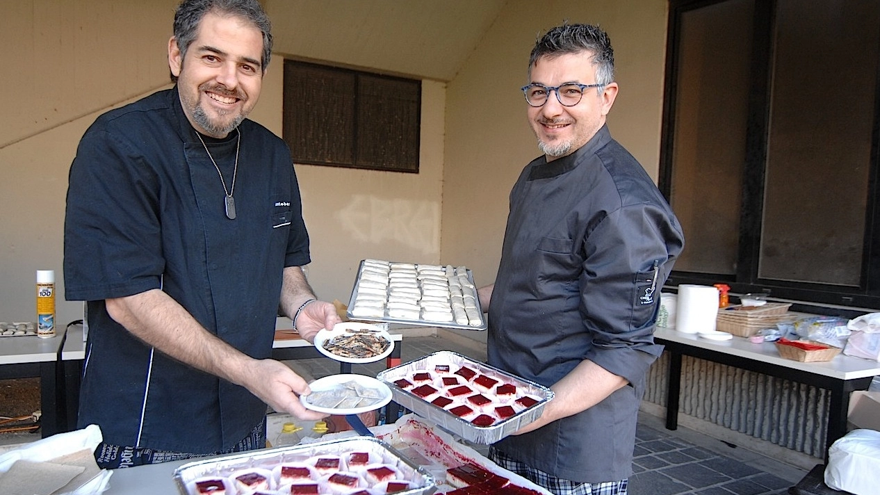 Gli chef anconetani Mariano Faraoni e Marco Passini a Montedago per la degustazione di insetti