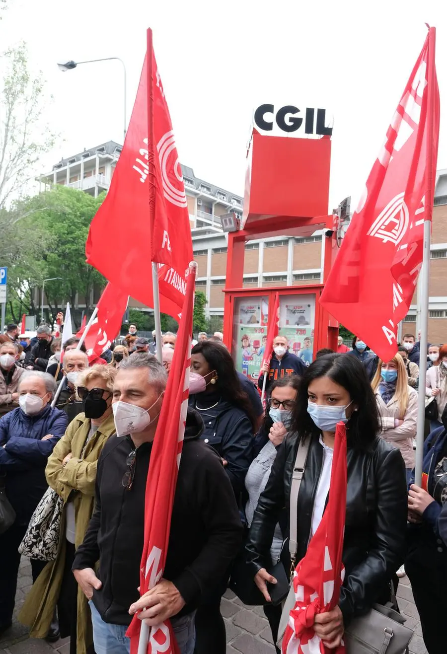 Modena: attacco alla Cgil, minacce social dai no vax