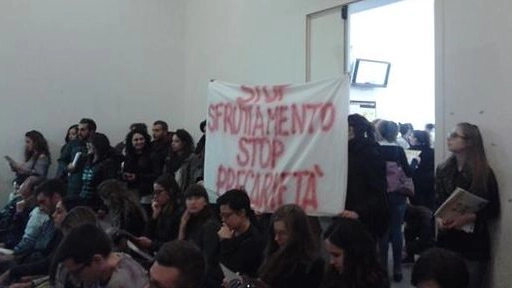 Urbino, la protesta del Collettivo per l’Autogestione al Career Day