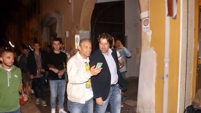 A destra, Fabrizio Toselli nuovo sindaco di Cento (Foto Franzoni)