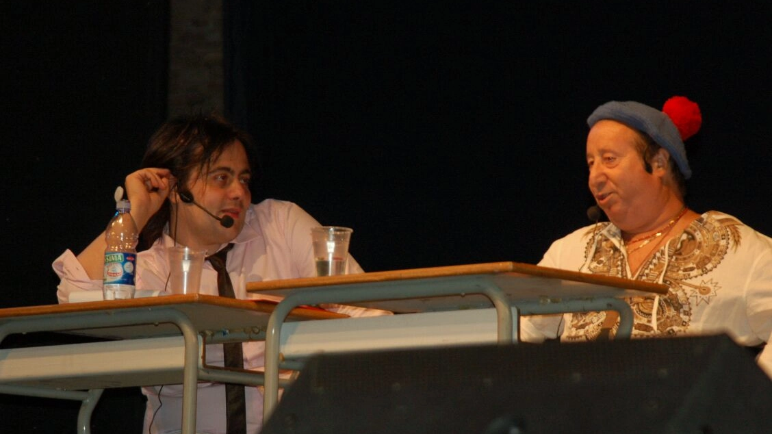 L'attore del San Costanzo Show in un duetto con Alvaro Vitali