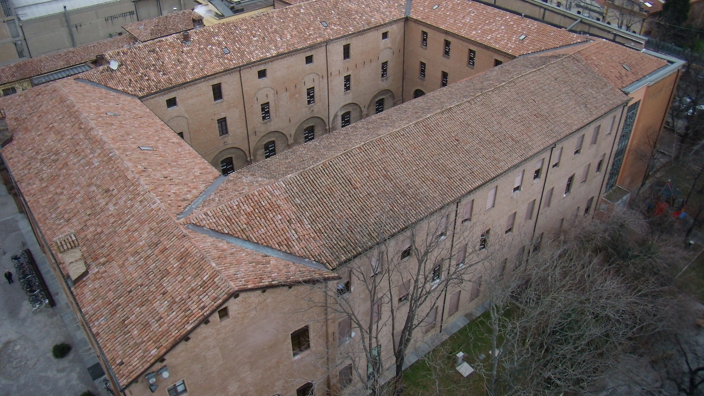 Palazzo Castelvecchio, che ospita le scuole Alberto Pio e Fanti