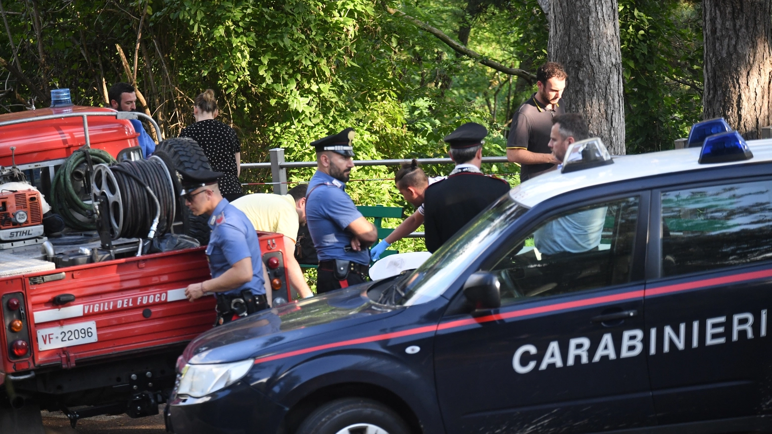 Le indagini dei carabinieri per fare luce sulla morte dell'uomo (foto Schicchi)