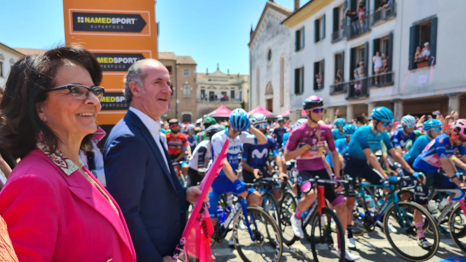 Presidente Veneto Zaia al via della 18/a tappa del Giro d'Italia