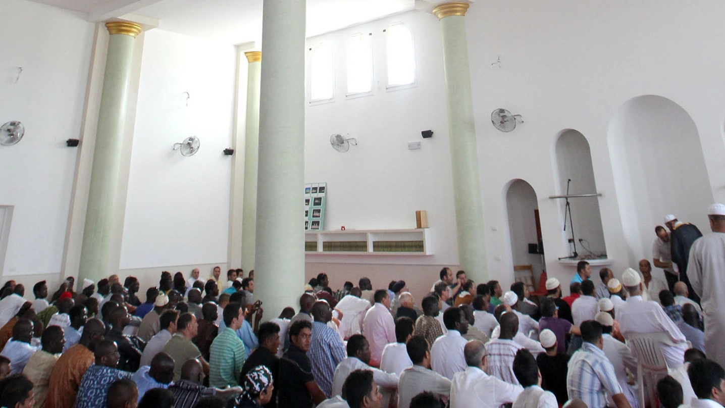 MOSCHEA La comunità musulmana ravennate riunita per la preghiera