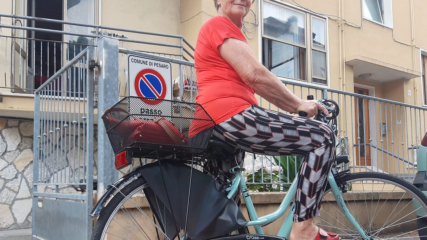Che grinta: Anna Giorgiani, 78 anni, in sella alla sua bici