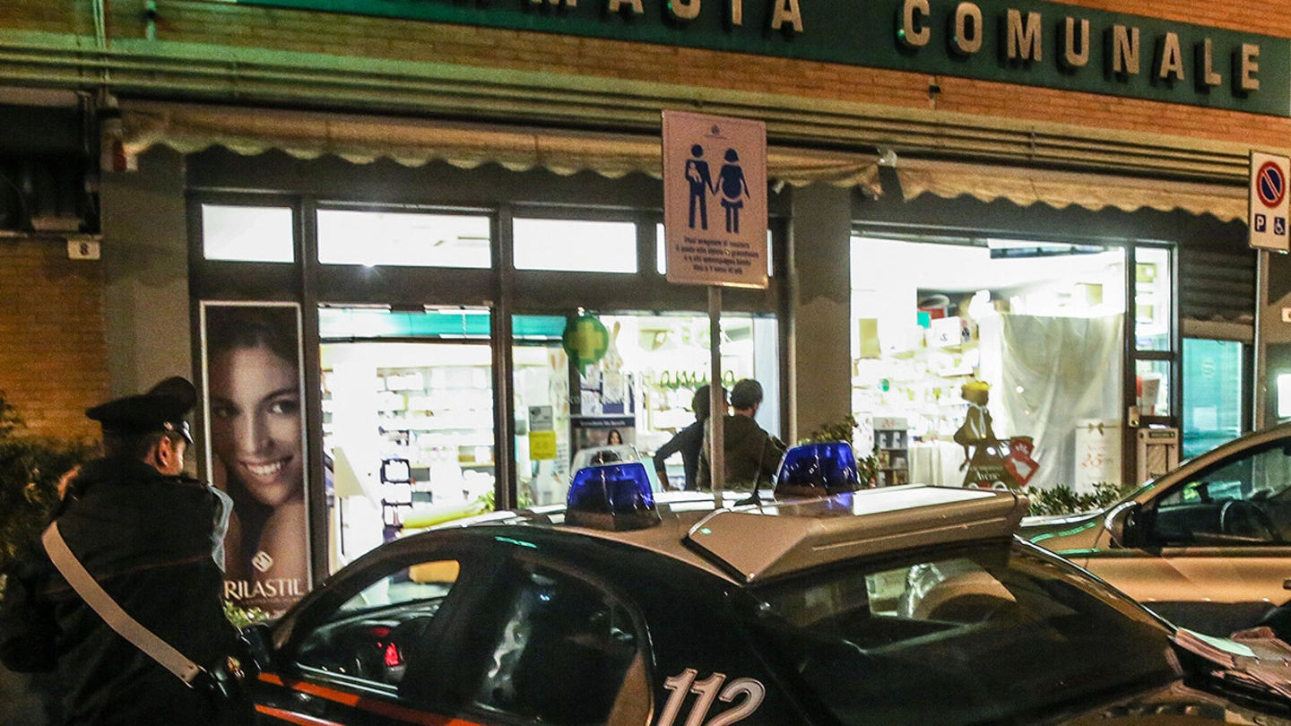 La farmacia di via Laurana a Pesaro (Fotoprint)
