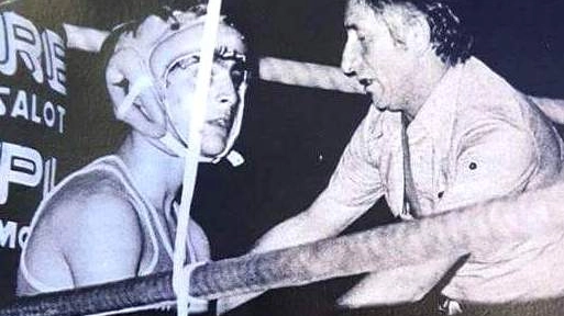Ernesto Cumali, a destra, ai tempi in cui allenava sul ring