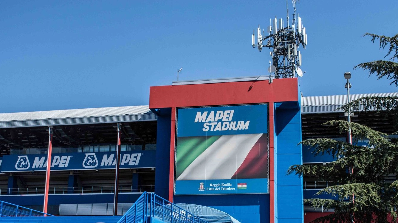 Mapei Stadium: il maxi pannello sul quale campeggerà la nuova stampa ’sfrattando’ la bandiera