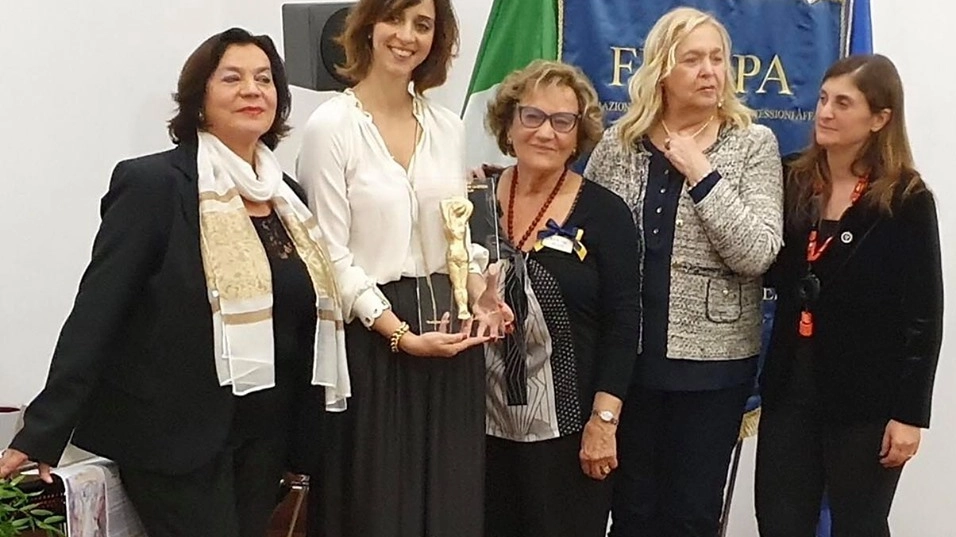 Bruna Corradetti riceve il premio