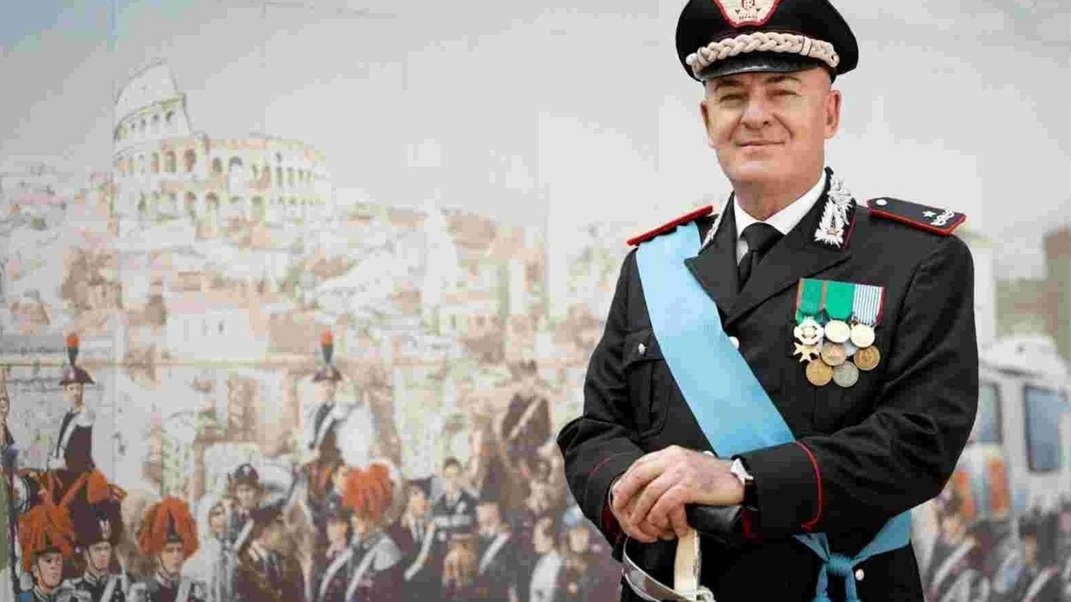 Il generale Coppari saluta i carabinieri dopo quarant’anni