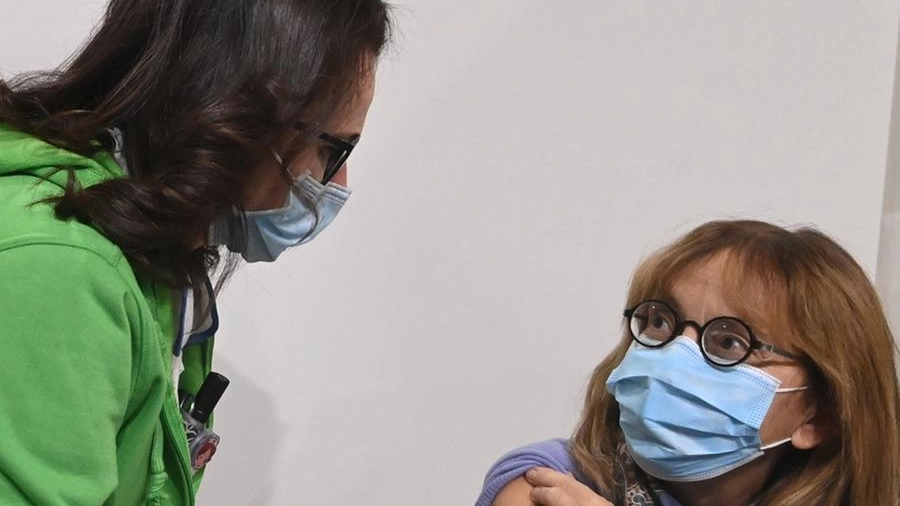 Vaccini Emilia Romagna, le persone immunizzate anche con il richiamo, sono 705mila