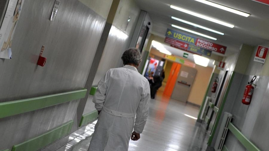 Il corridoio di un ospedale (foto di repertorio Ansa)