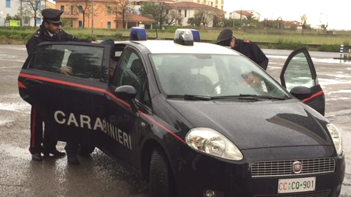 I carabinieri di Mondolfo durante un arresto
