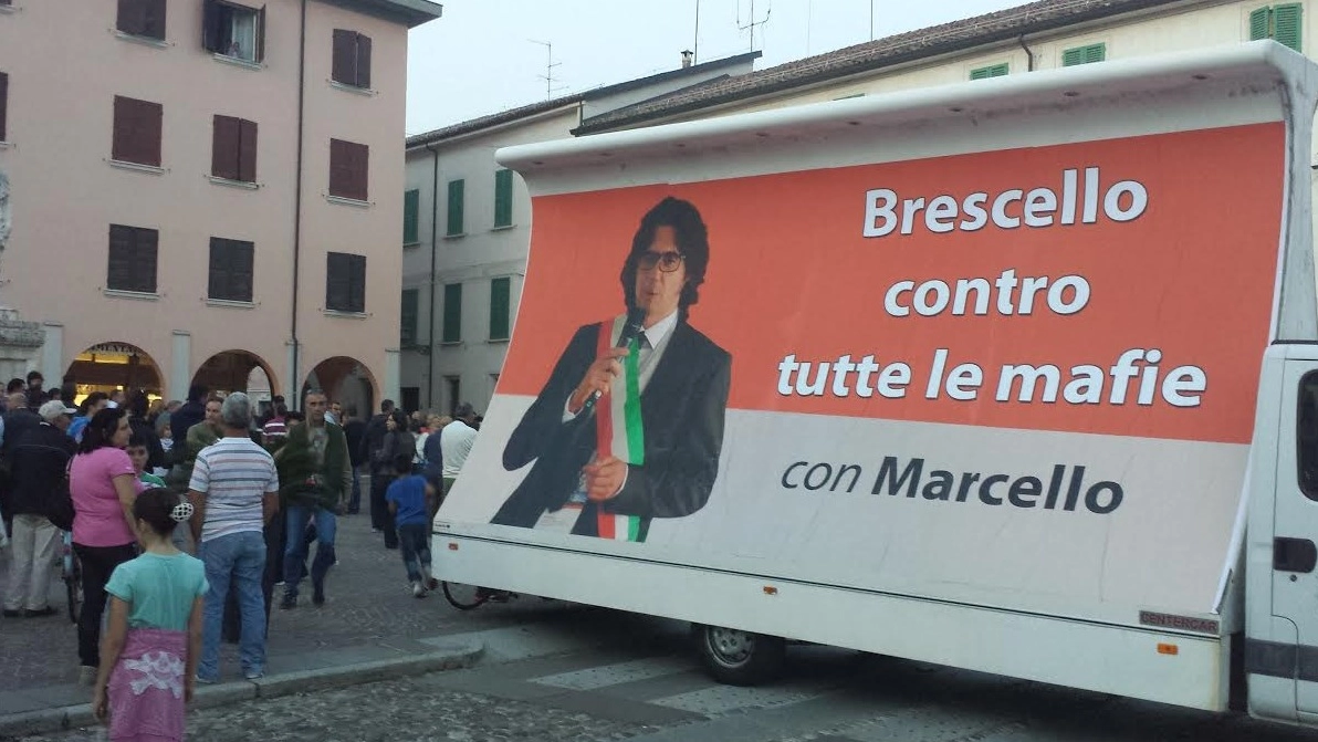 Brescello Reggio Emilia), la manifestazione in sostegno del sindaco Coffrini 
