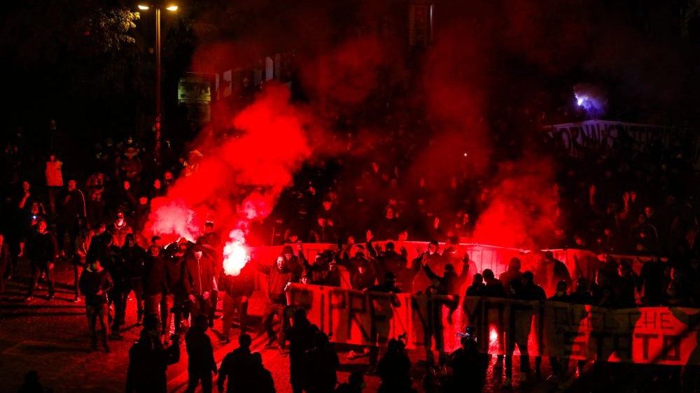 Il corteo degli ultras a Bologna (foto Schicchi)