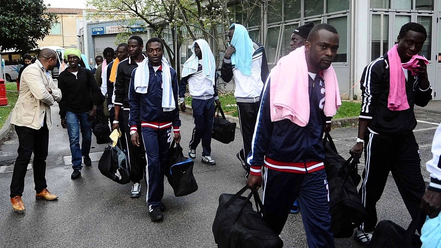 Alcuni dei profughi arrivati a Ferrara (Businesspress)