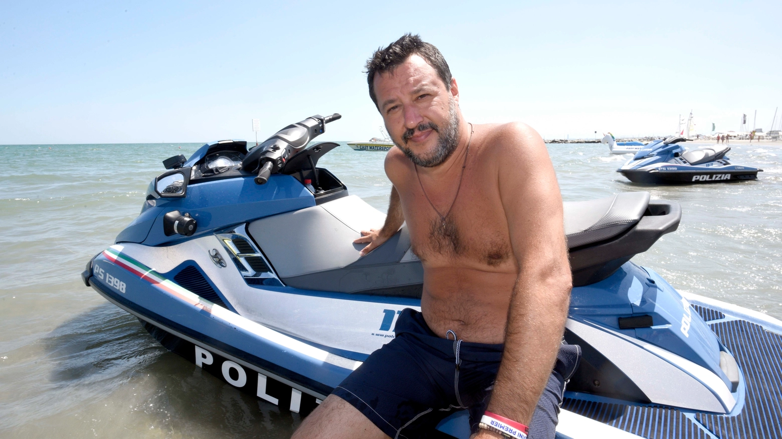 Matteo Salvini in spiaggia a Milano Marittima (LaPresse)