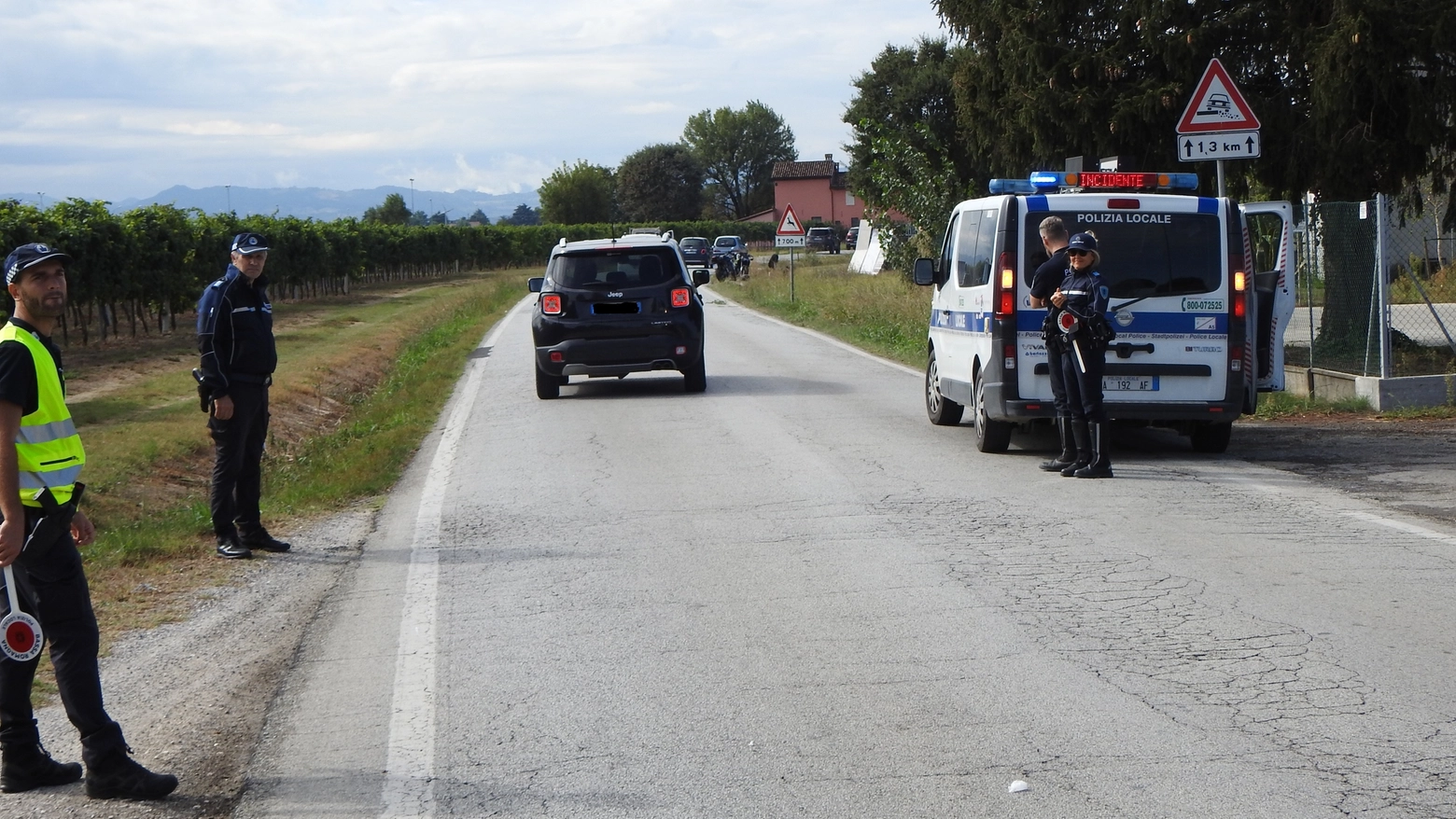 I rilievi della Polizia locale della Bassa Romagna nel luogo dell'incidente (Scardovi)