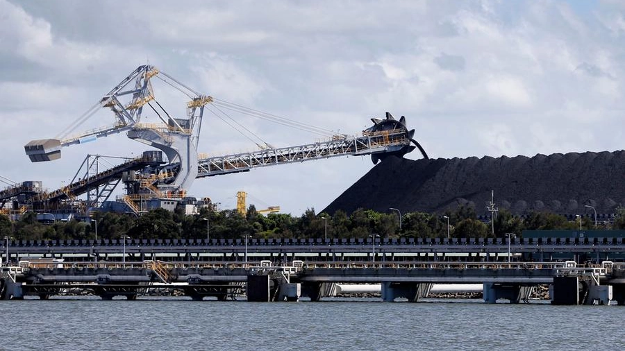 Impianto di stoccaggio carbone a New Castle, Australia (Ansa)