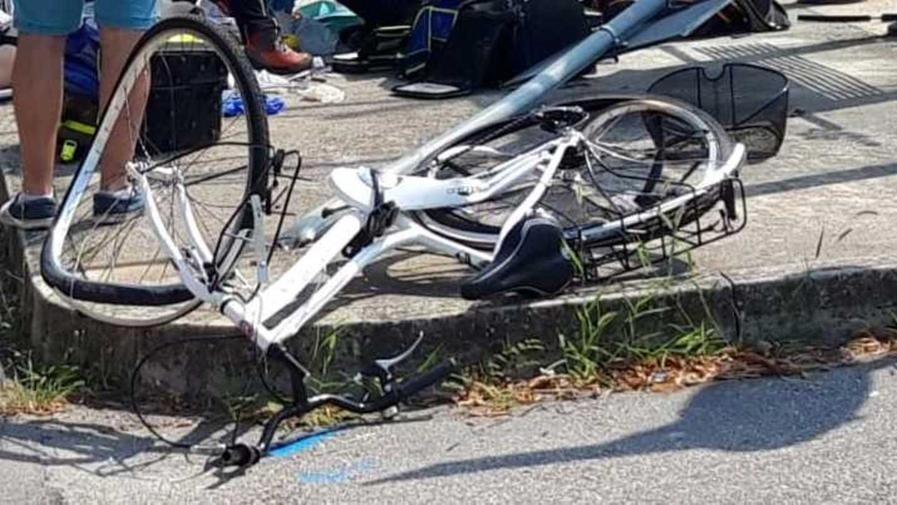 La bicicletta dopo l’incidente avvenuto a Mirandola