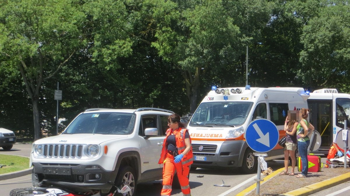 Incidente Suv contro moto a Faenza (foto Veca)