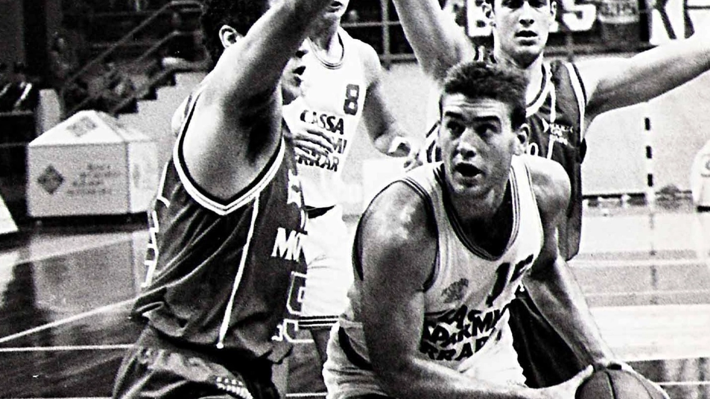 DELUSIONE Matt Nover, americano arrivato a Ferrara nella stagione ’93/94: non riuscì ad evitare la retrocessione