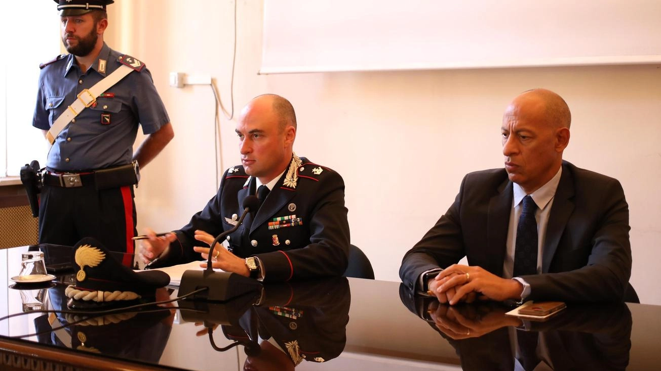 Smantellato un traffico di hashish e cocaina in seguito alla morte di una quarantenne: 12 misure cautelari eseguite dai carabinieri
